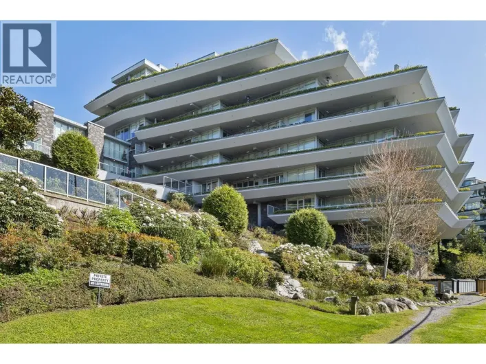 204 866 ARTHUR ERICKSON PLACE, West Vancouver
