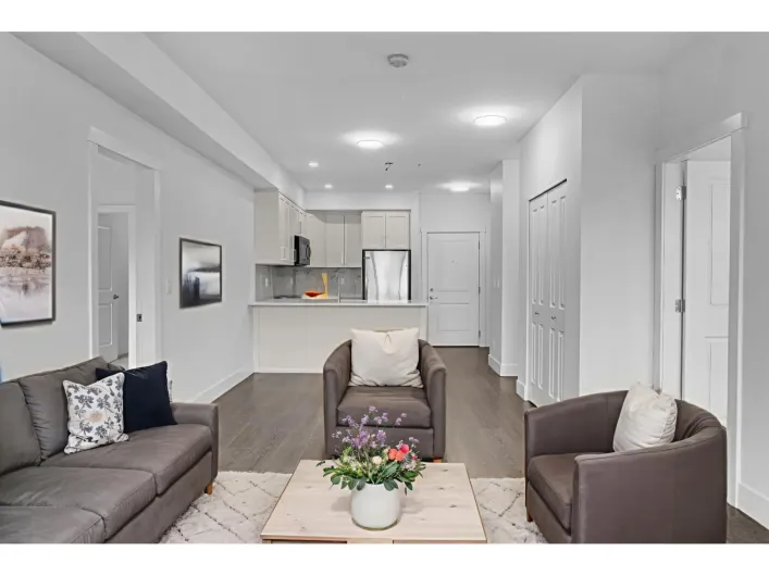 204 9983 E BARNSTON DRIVE, Surrey