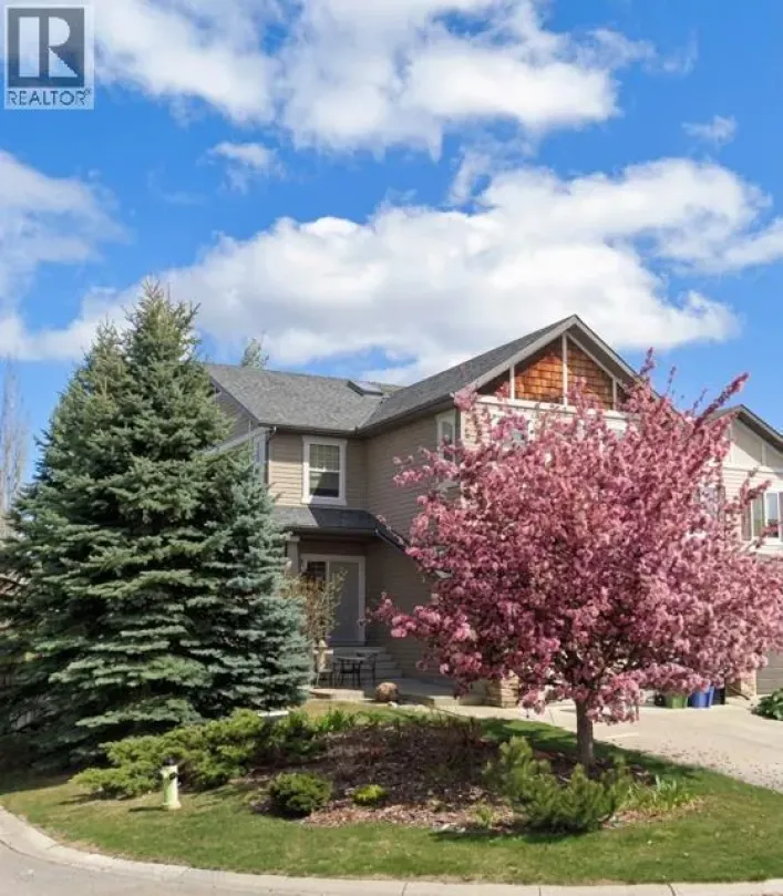 204 Eversyde Mews SW, Calgary