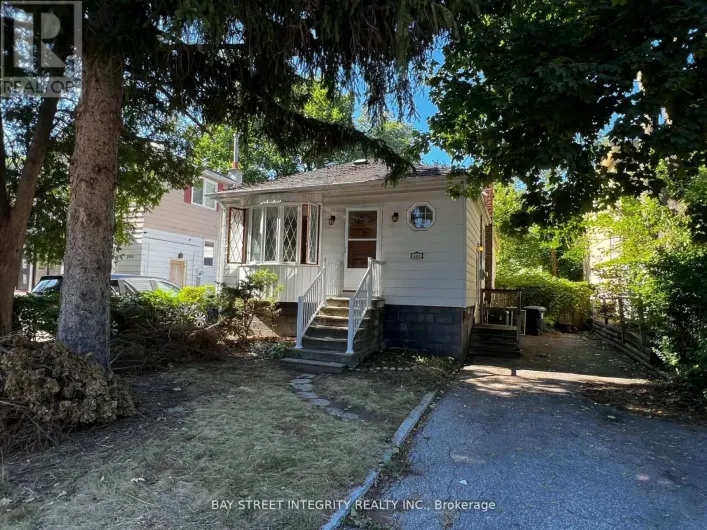 204 GREENFIELD AVENUE, Toronto