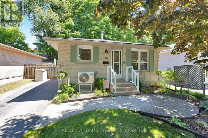 204 POCHARD LANE, London East