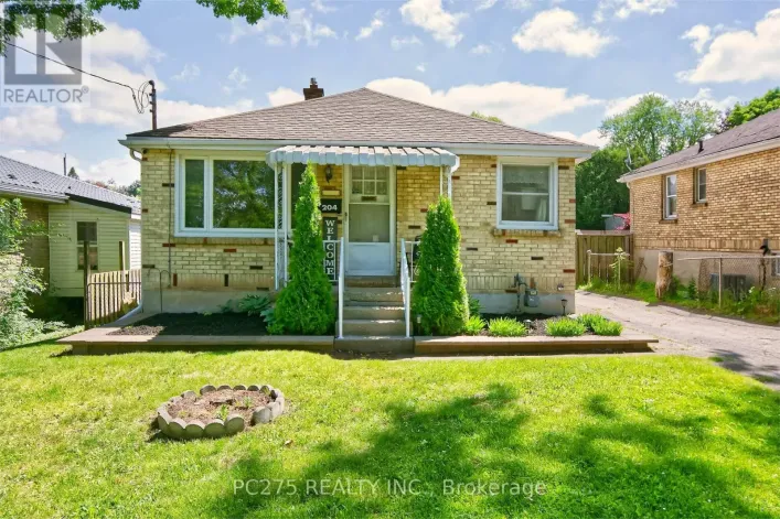 204 TAYLOR STREET, London East