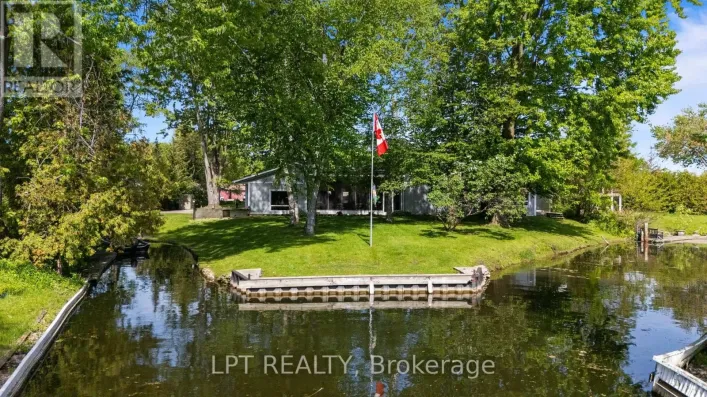 204 THE QUEENSWAY S, Georgina