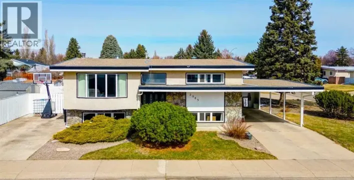 2043 19 Street N, Lethbridge