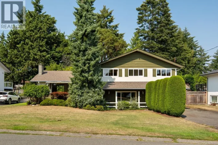 2045 San Rafael Cres, Saanich