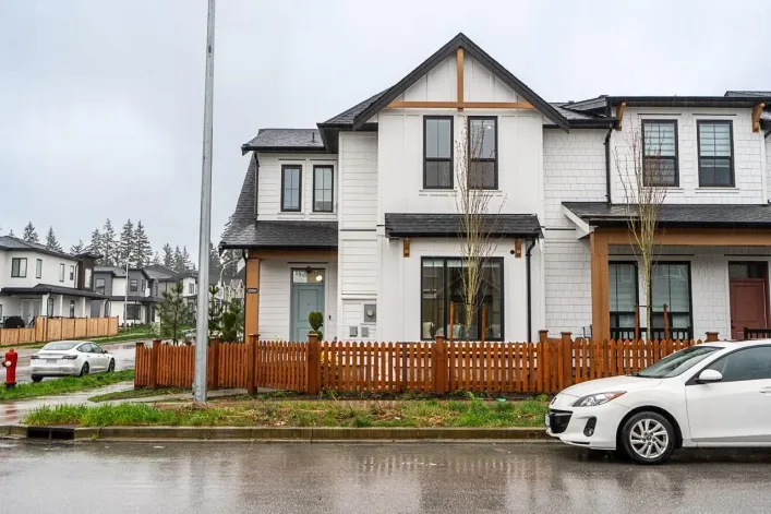 20484 76 AVENUE, Langley