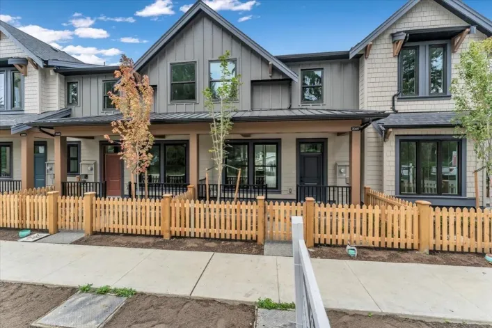 20487 74B AVENUE, Langley