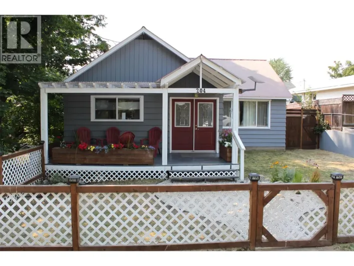 204A 5th Avenue NW, Nakusp