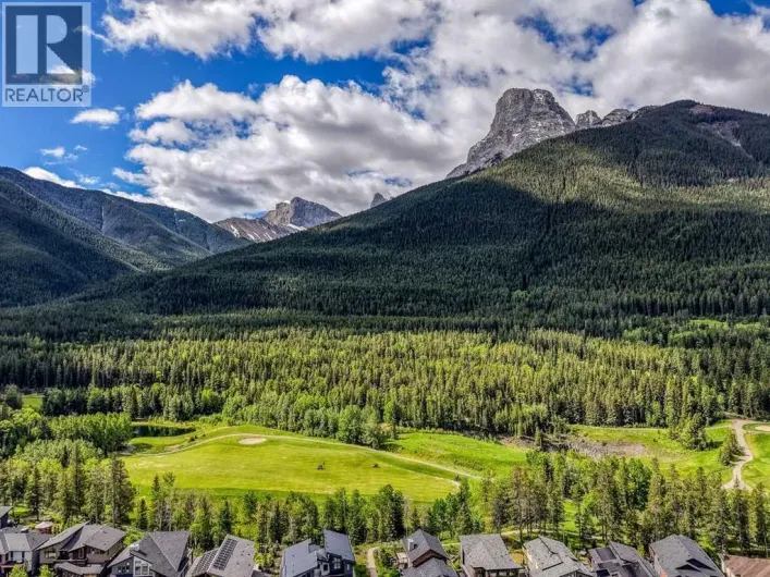 204g, 209 Stewart Creek Rise, Canmore