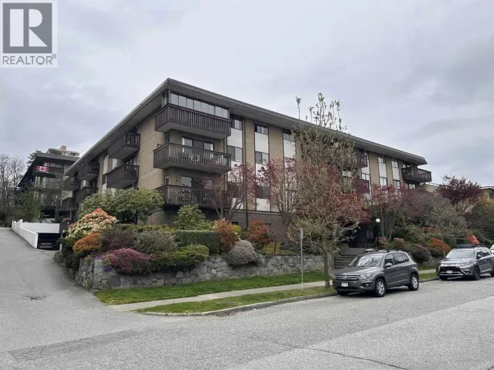 205 120 E 4TH STREET, North Vancouver