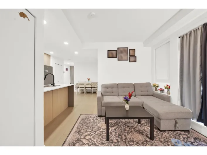 205 13439 94A AVENUE, Surrey