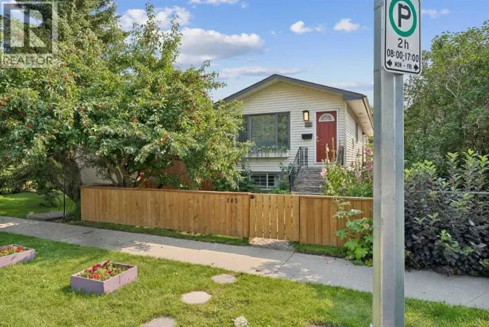 205 15 Avenue NE, Calgary