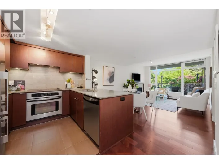 205 158 W 13TH STREET, North Vancouver