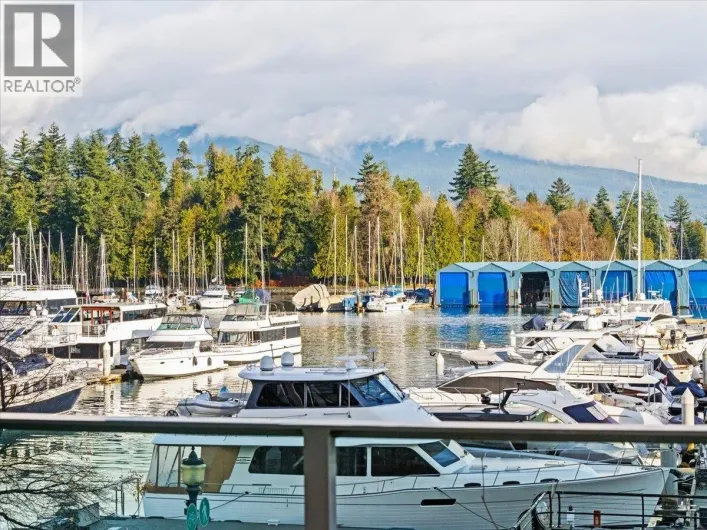 205 1717 BAYSHORE DRIVE, Vancouver