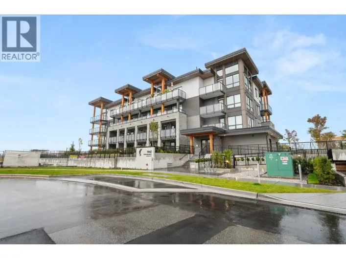 205 1942 STARLING DRIVE, Delta