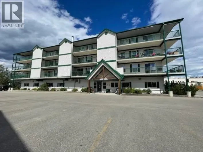 205, 228 Pembina Avenue, Hinton