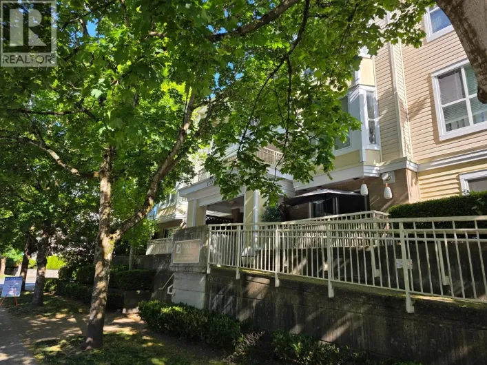 205 2393 WELCHER AVENUE, Port Coquitlam