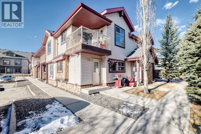 205, 27 Everridge Square SW, Calgary