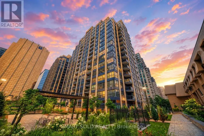 205 - 28 HOLLYWOOD AVENUE, Toronto