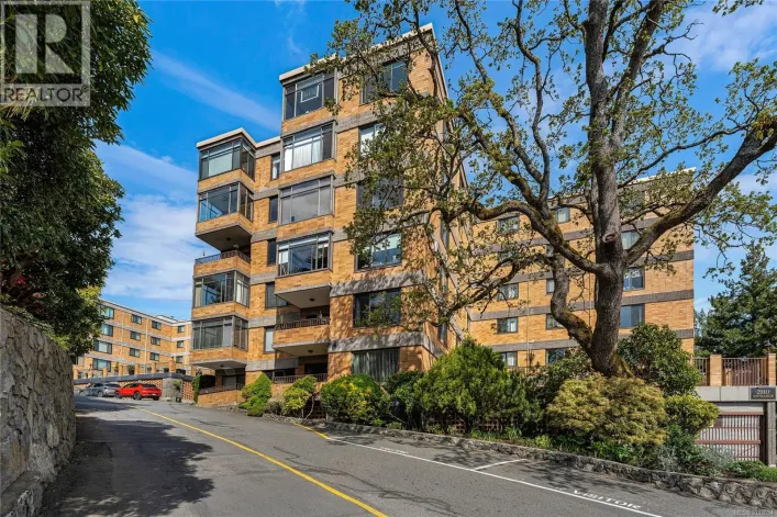 205 2910 Cook St, Victoria