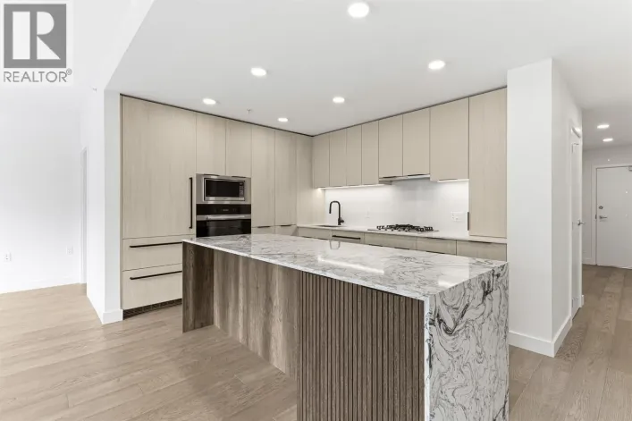 205 3590 W 39TH AVENUE, Vancouver