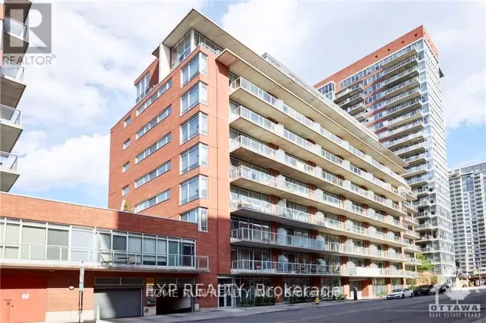 Apartment for rent: 205 - 383 CUMBERLAND STREET, Ottawa