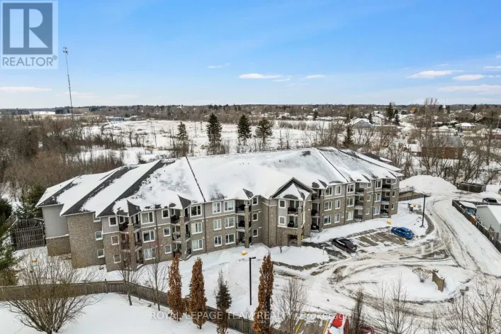 205 - 398 VAN BUREN STREET, North Grenville