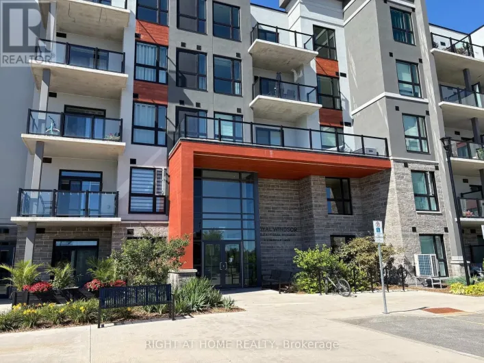 205 - 4 KIMBERLY LANE, Collingwood