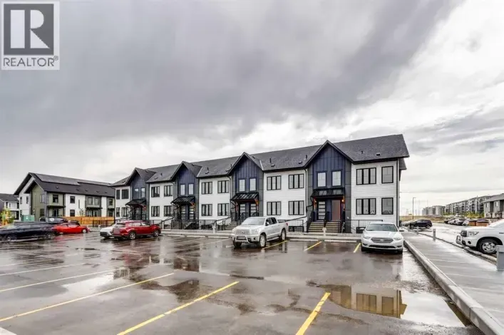 Row / Townhouse for sale: 205, 40 Livingston Parade NE, Calgary