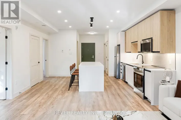 205 - 4390 HILLVIEW DRIVE, Lincoln