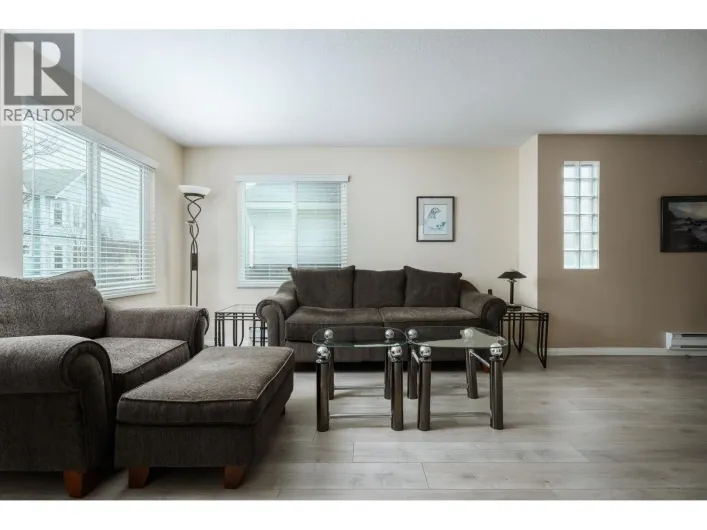 205 4988 47A AVENUE, Delta