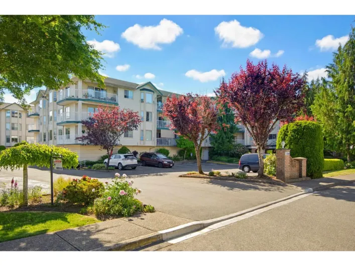 205 5360 205 STREET, Langley