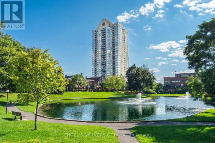 205 - 545 ST LAURENT BOULEVARD, Ottawa