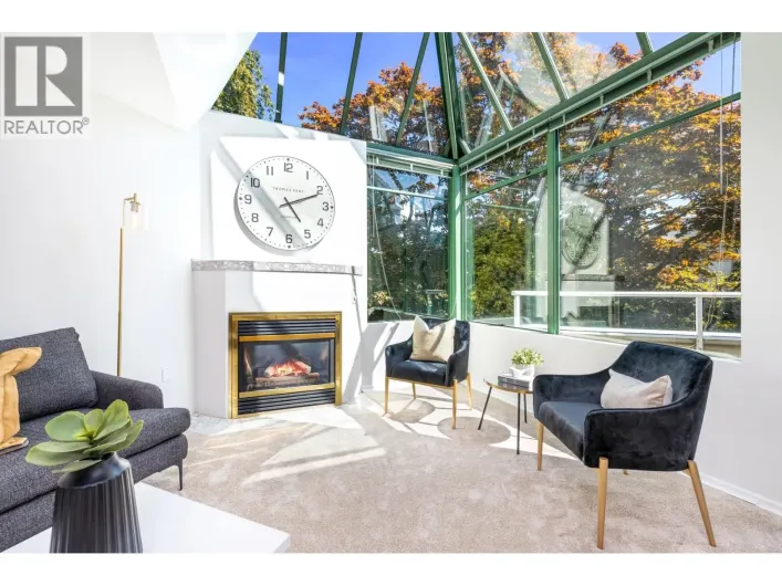 205 565 17TH STREET, West Vancouver