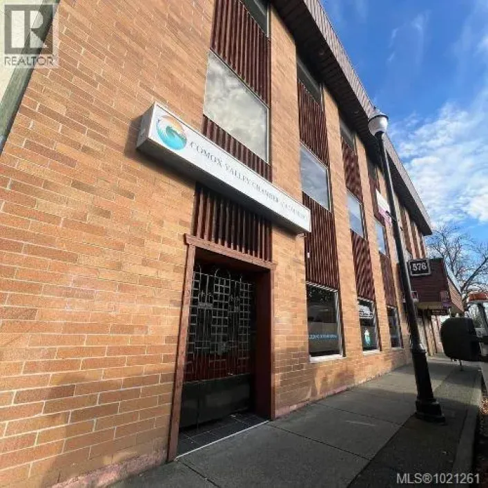 205 576 England Ave, Courtenay