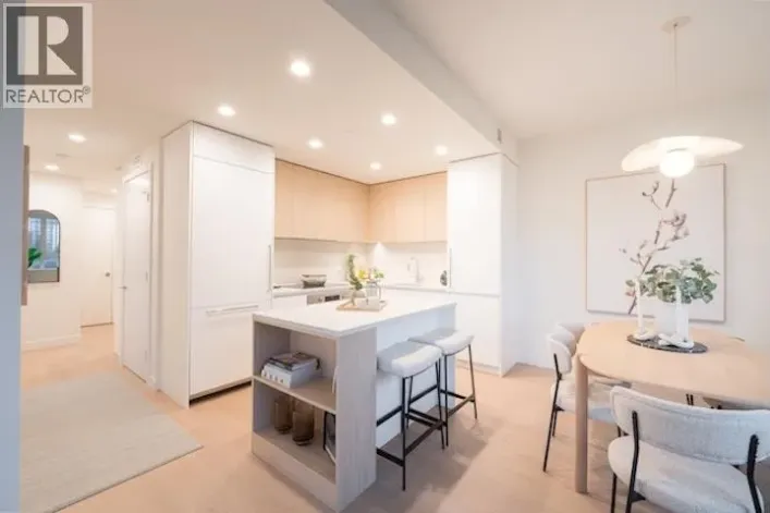 205 585 KEMSLEY AVENUE, Coquitlam
