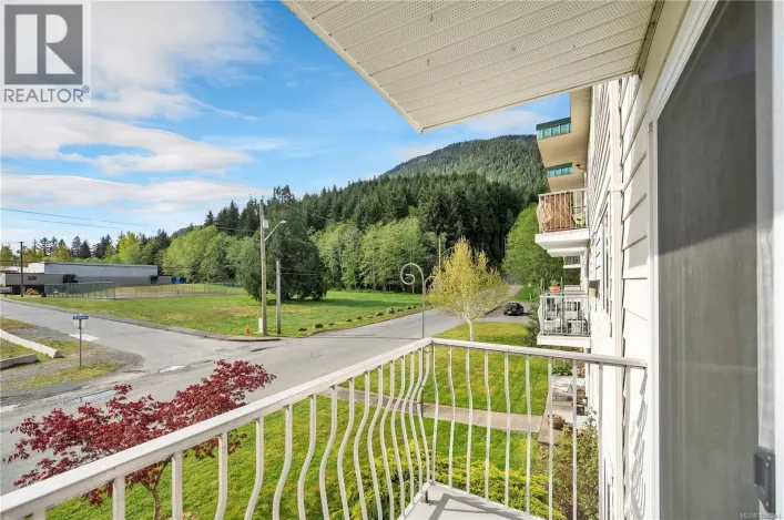 205 611 Macmillan Dr, Sayward