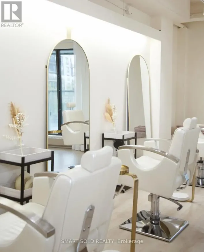 205 - 621 SHEPPARD AVENUE E, Toronto