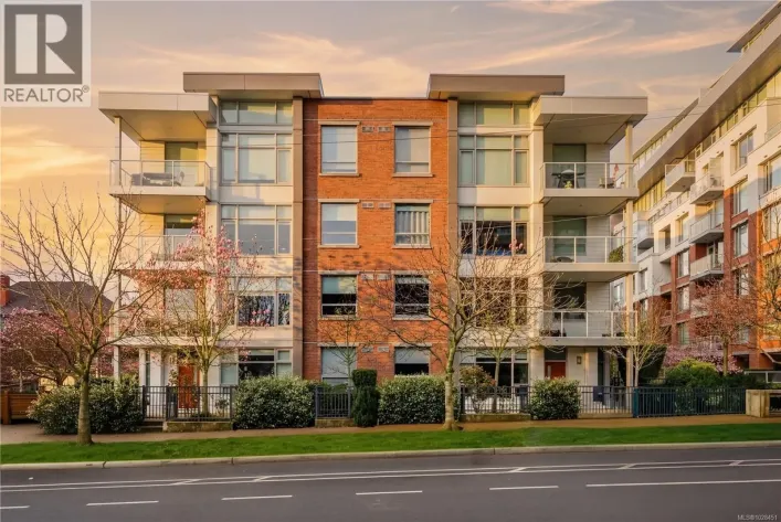 205 640 Michigan St, Victoria