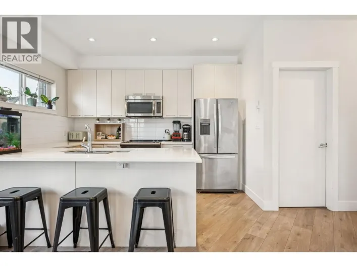 205 7180 BARNET ROAD, Burnaby