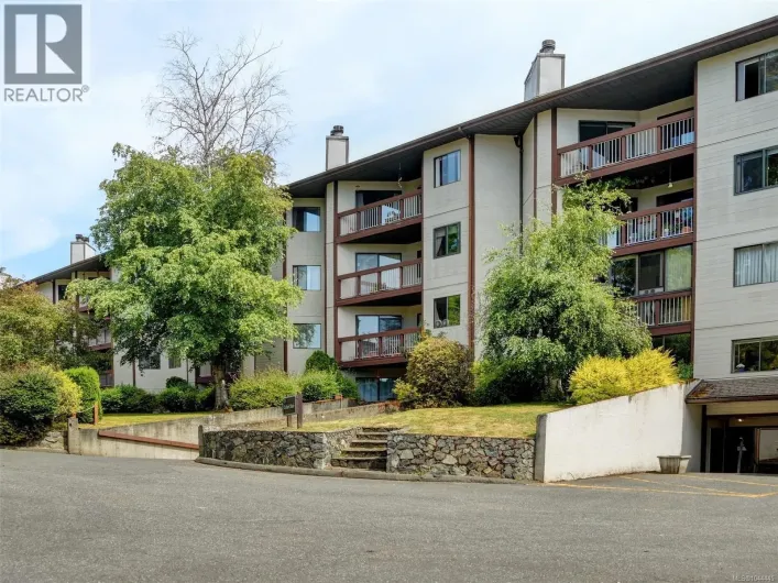 205 75 Gorge Rd W, Saanich