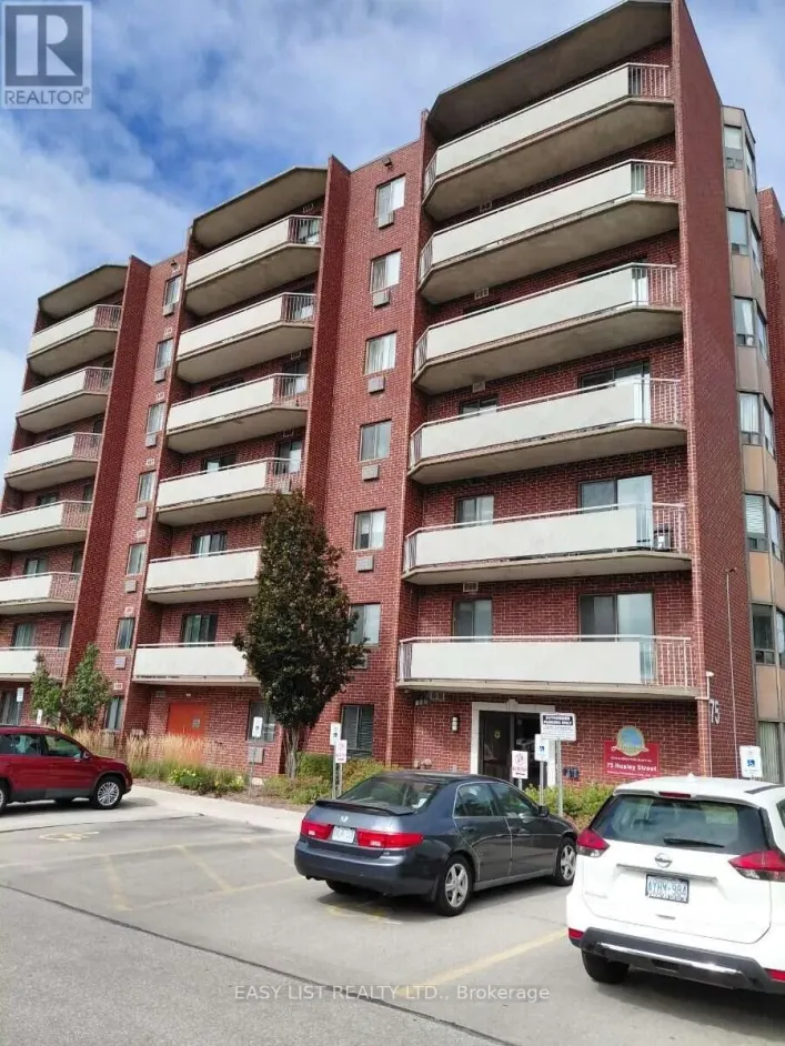 205 - 75 HUXLEY STREET, London South