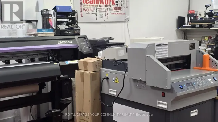 205 - 8108 YONGE STREET, Vaughan