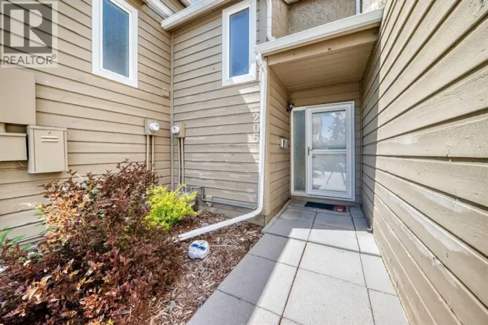 205, 829 Coach Bluff Crescent SW, Calgary