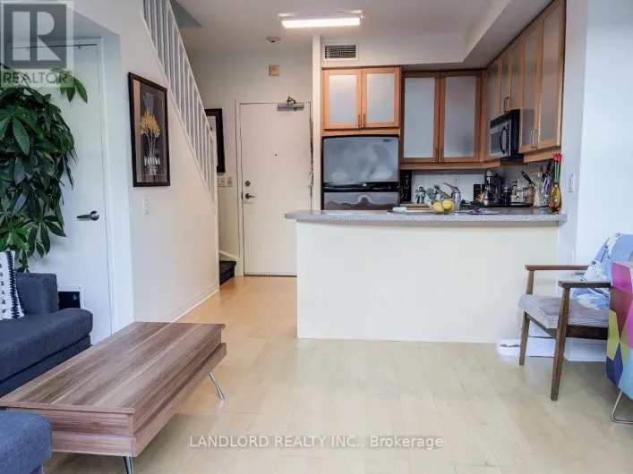 205 - 901 QUEEN STREET W, Toronto