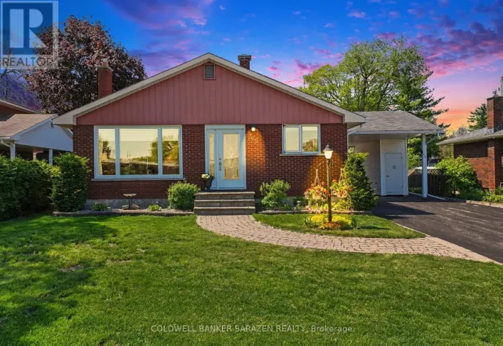 205 AIRTH BOULEVARD W, Renfrew