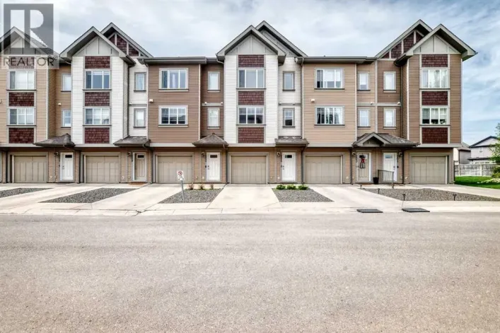 205 Copperpond Row SE, Calgary