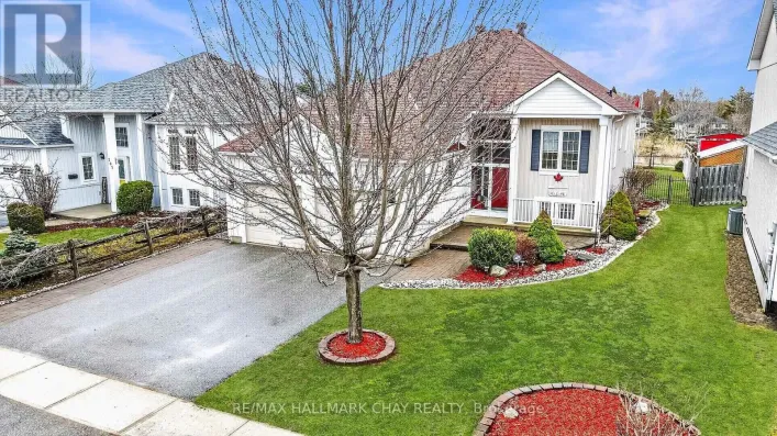 205 COUNTRY LANE, Clearview