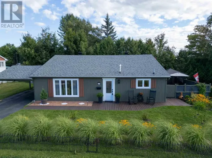 205 Hillside DR S, Elliot Lake