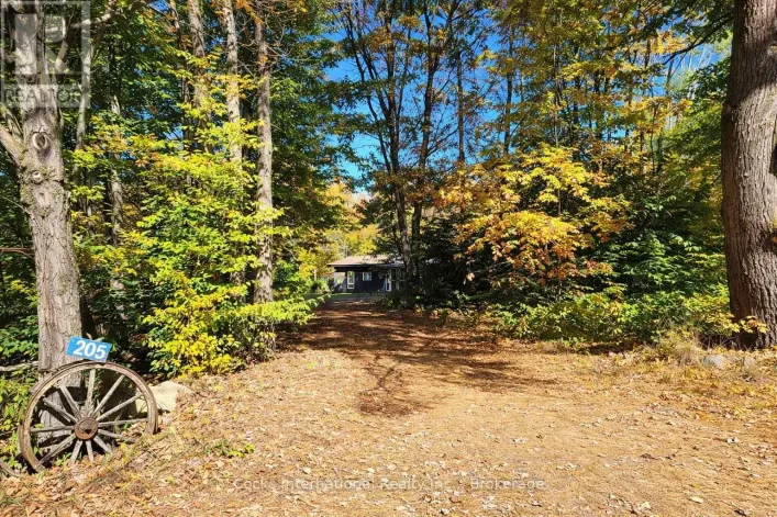 205 LOCKES ROAD, Perry